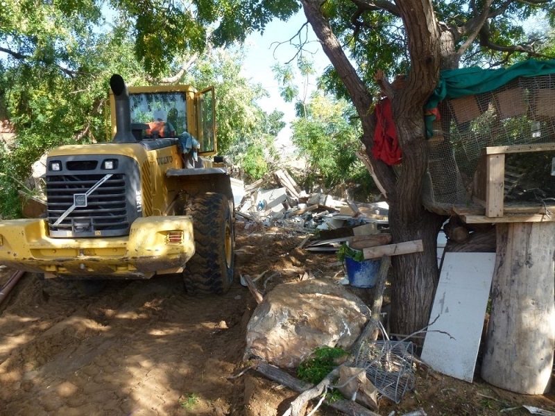 פינוי מסיג גבול בהרצליה. צילום: רשות מקרקעי ישראל