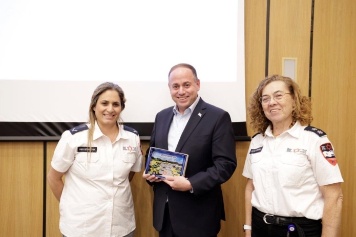 טקס סיום השירות הלאומי במד"א באודיטוריום קריית מד"א ברמלה. צילום: דוברות מד"א