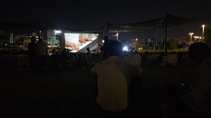 הקרנת הענק של 'הקול החדש בדרכים' באקו פארק אשקלון. צילום: יוסי לחיאני