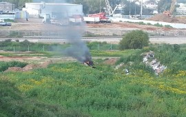 רמלה: מאות תלונות על זיהום אוויר ואף אחת לא טופלה שריפת אשפה ברמלה - צילם: אריאל פרננדו