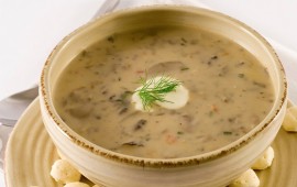 מתכון: מרק פטריות חלבי עם שמנת ושום מרק פטריות חלבי