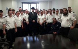 חובשי מד"א בשיעור תורה עם הרב הראשי לישראל, הגאון הרב דוד לאו מצילים חיים בין שיעורי התורה