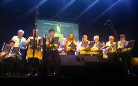 העירח ולון התייחדה עם זכר הנספים בשואה בטקס מסורתי צילום: דוברות עיריית חולון