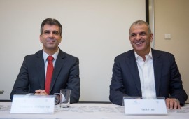 טקס חילופי שרים - ח"כ אלי כהן והשר היוצא משה כחלון טקס חילופי שרים במעמד שר הכלכלה והתעשייה הנכנס, ח