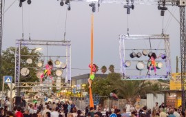 פסטיבל אופקים ה-11 חוזר עם מופעים מהארץ ומהעולם: שדרות הרצל הופכות לתיאטרון רחוב ענק מופע אוויר בפסטיבל אופקים. צילום: דור פזואלו