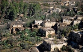 ליפתא: רשות מקרקעי ישראל הרסה מבנה בלתי חוקי שהוקם על קרקע ציבורית ליפתא בפאתי ירושלים. צילום: אורטל צבר