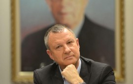 חה"כ אראל מרגלית היה הנציג הישראלי הפוליטי היחיד אשר השתתף בהשקת מאיץ החלקיקים בירדן חה