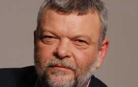 שפל חדש במליאה: גילאון לרה"מ "זוגתך ידועה כפסיכולוגית. פנה אליה, אתה כנראה זקוק לעזרה" חה