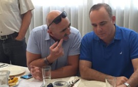 השר שטייניץ יסייע לחקלאי הבקעה השר יובל שטייניץ מסייר בבקעת הירדן. צילום: מוטי עובדיה