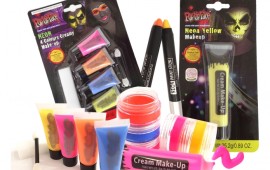 המותג - Kimyon "קימיון" מציע מארזי איפור המיועדים לאיפור הפנים, הגוף והשיער צבעי איפור נאון זוהרים אולטרא סגולים של קמיון החל מ-15 שח עד 30 שח(צילום יח''צ חו