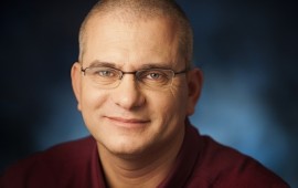 בעלי הדיזנגוף סנטר דורש להדיח את ראש עיריית אלעד: "אזיקים אלקטרוניים לעובדי קבלן? זה להחזיר את העבדות"