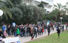 הסטודנטים לחשבונאות יצאו להפגין: "דורשים מועדי ב'" IMG_5402