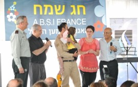 פסח של החיילים הבודדים: נתניהו וגנץ הפתיעו את הלוחם המצטיין