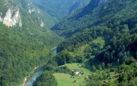 על הג'יפ, למונטנגרו montenegro