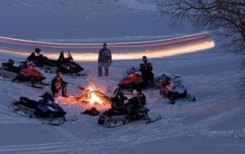 לאוהבי ההרפתקאות: טיול אופנועי שלג ברומניה הפראית