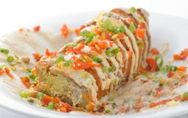 מנת פתיחה טבעונית שתמיד מצליחה לגנוב את ההצגה - חציל פטרה חציל פטרה