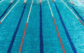 שחייה כאורח חיים: היתרונות הבריאותיים של פעילות במים