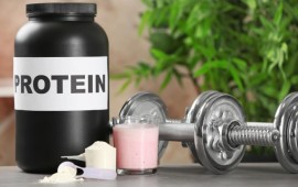 איך מכינים משקאות חלבון לספורטאים? קרדיט לתמונות FREEPIK