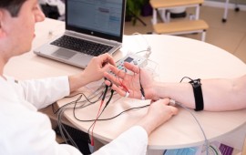 מה קורה כשמאבדים אמון: דרכי התמודדות עם משברים אישיים קרדיט תמונה FREEPIK