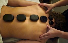 פינוק כפול: שילוב מנצח של עיסוי שוודי, רקמות עמוקות ואבנים חמות קרדיט תמונה https://r-c.co.il/