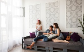 דלתות קו אפס של שריונית חסם: כשעיצוב מינימליסטי פוגש דיוק הנדסי קרדיט תמונה FREEPIK