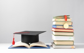 איך לבחור נכון את המקום הטוב ביותר ללימודי תואר ראשון בתקשורת וניהול ב-2025? קרדיט תמונה FREEPIK