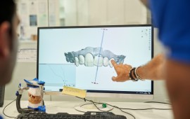 טכנולוגיית CAD/CAM ברפואת שיניים: תכנון וייצור ממוחשב של שחזורים קרדיט תמונה FREEPIK