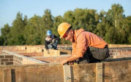 חקור את הריסות הבניין הגדולות
